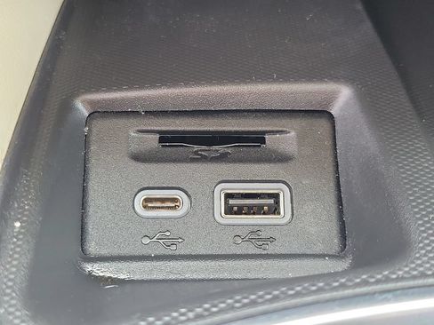Used 2023 Buick Enclave Essence w/ LPO, Floor Liner Package FWD image 31