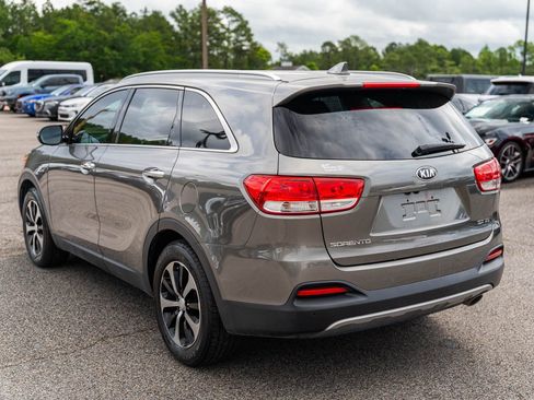 Used 2017 Kia Sorento EX FWD image 5