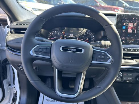 New 2026 Jeep Compass Latitude image 38