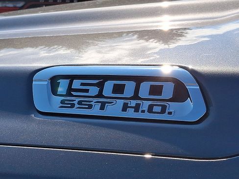 Used 2025 RAM 1500 Limited w/ Off Road Group AWD/4WD image 19