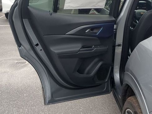 New 2025 Chevrolet Equinox EV LT w/ Convenience Package II image 37