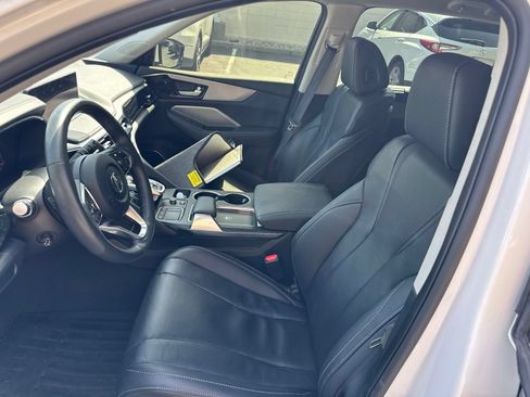 Used 2024 Acura MDX SH-AWD w/ Technology Package image 2