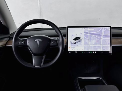 Used 2023 Tesla Model 3 Standard Range RWD image 11