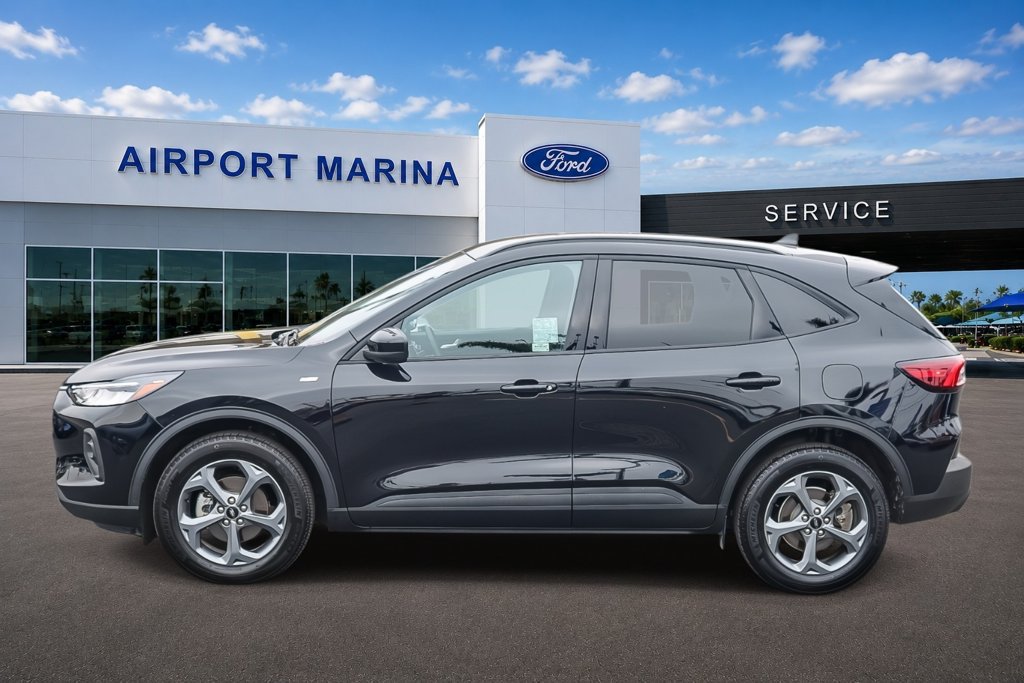 Certified 2025 Ford Escape ST-Line Select AWD/4WD image 5