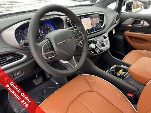 New 2026 Chrysler Pacifica Pinnacle w/ Trailer Tow Group image 20