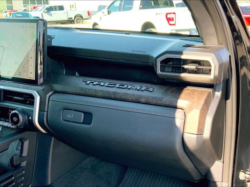 Used 2025 Toyota Tacoma Limited image 18