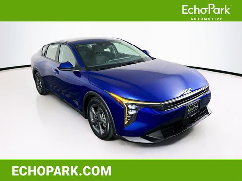 Used 2025 Kia K4 LXS image 1