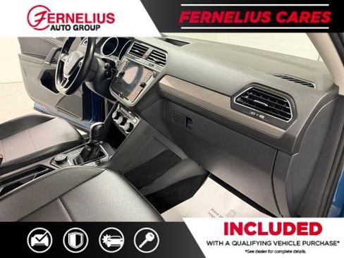 Used 2018 Volkswagen Tiguan SEL AWD/4WD image 32
