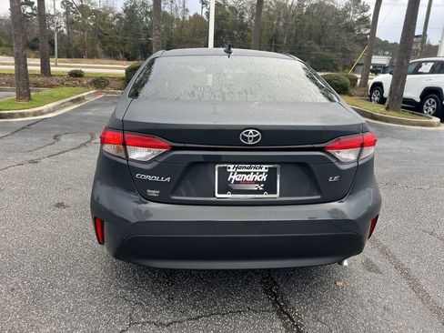 Used 2025 Toyota Corolla LE image 9