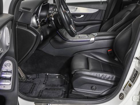 Used 2020 Mercedes-Benz GLC 300 4MATIC image 23