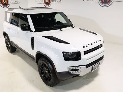 Used 2025 Land Rover Defender 110 S image 12