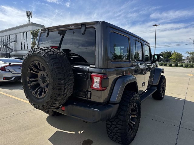 Used 2018 Jeep Wrangler Unlimited Sahara AWD/4WD image 7