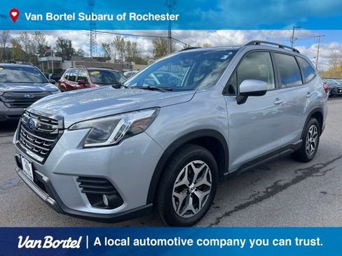 Used 2023 Subaru Forester Premium AWD/4WD image 1