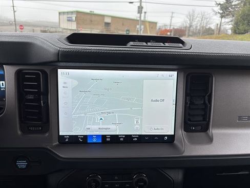 New 2025 Ford Bronco Outer Banks w/ Black Appearance Package image 21