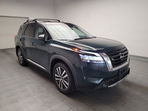 Used 2022 Nissan Pathfinder Platinum w/ Cargo Package FWD image 13