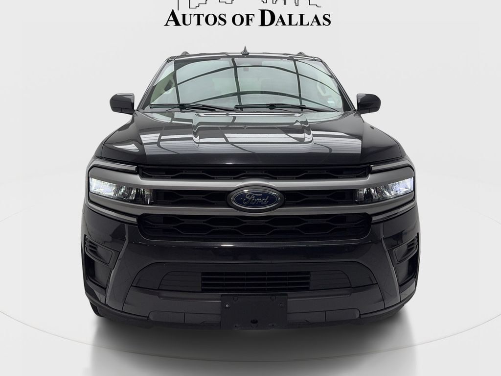 Used 2024 Ford Expedition XLT RWD image 3