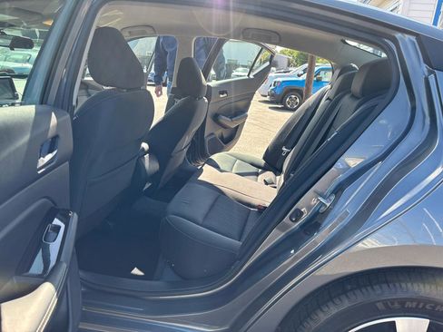 Used 2021 Nissan Altima 2.5 SV FWD image 14