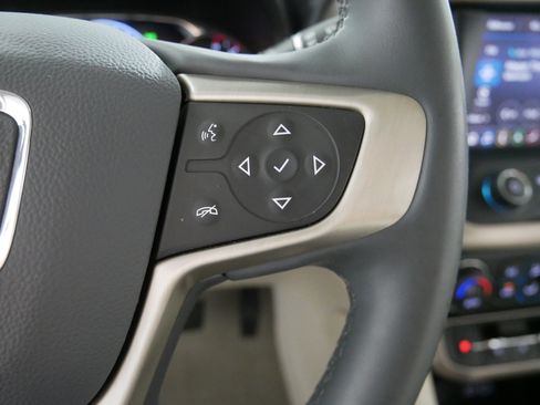 Used 2023 GMC Acadia Denali w/ Denali Ultimate Package image 28