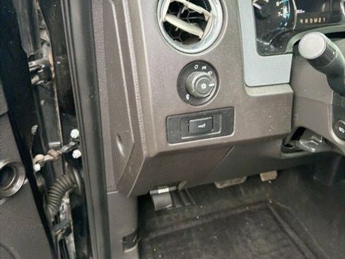 Used 2012 Ford F150 XLT w/ XLT Chrome Pkg image 9