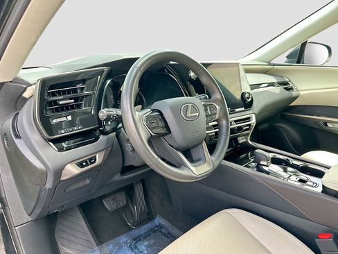 Used 2024 Lexus RX 350 FWD w/ Technology Package image 9
