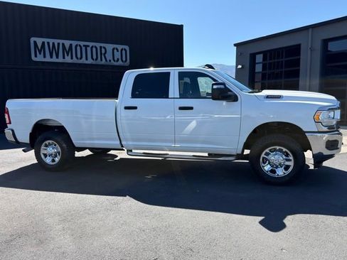 Used 2024 RAM 3500 Tradesman w/ Chrome Appearance Group AWD/4WD image 5