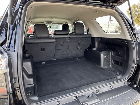 Used 2017 Toyota 4Runner SR5 image 28