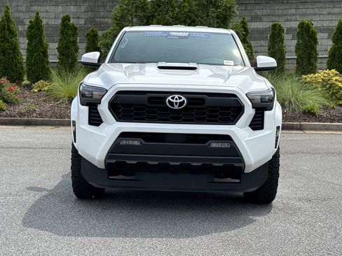 Used 2024 Toyota Tacoma TRD Sport AWD/4WD image 3