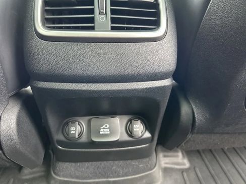 Used 2019 Kia Sorento SX image 30