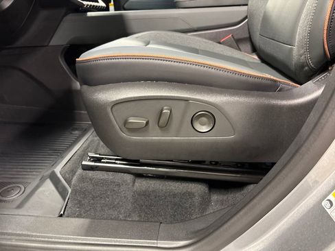 New 2026 GMC Acadia AT4 w/ LPO, Floor Liner Package image 22
