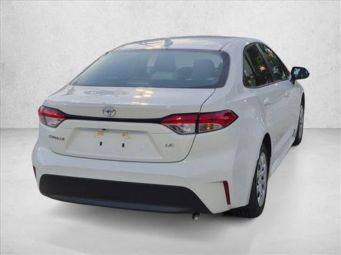 Used 2026 Toyota Corolla LE FWD image 5