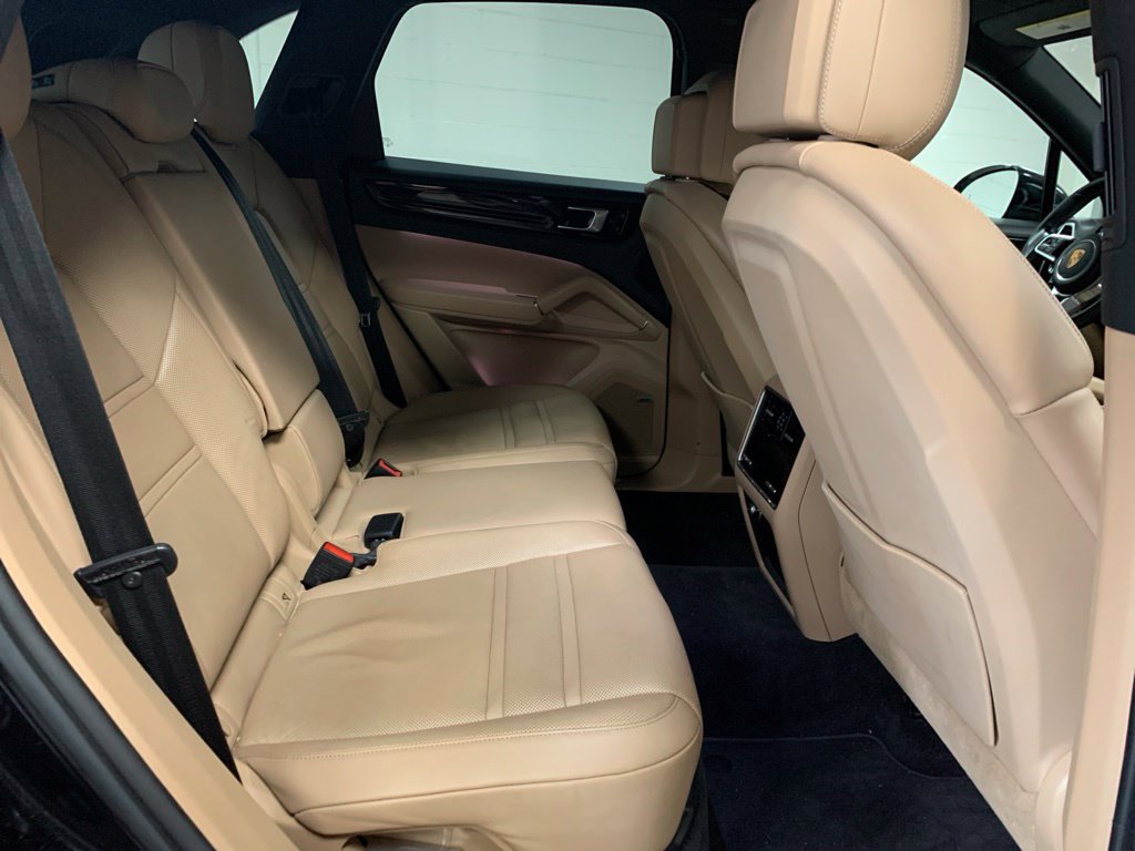 Used 2020 Porsche Cayenne AWD/4WD image 6