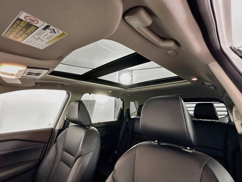 Used 2023 Nissan Rogue SV w/ SV Premium B Package FWD image 27