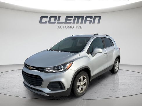 Used 2018 Chevrolet Trax LT w/ LT Convenience Package image 1