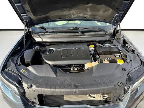 Used 2022 Jeep Cherokee Latitude Lux w/ Sun & Sound Group image 21