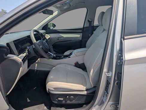 Used 2025 Hyundai Tucson SEL FWD image 12
