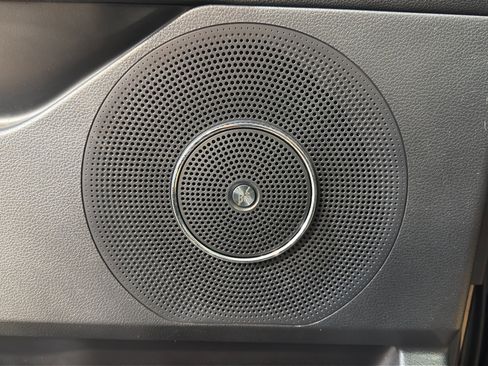 Used 2023 Ford Expedition Limited AWD/4WD image 13