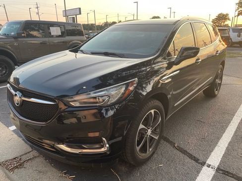 Used 2020 Buick Enclave Essence w/ Sport Touring Edition FWD image 3
