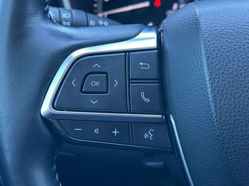 Used 2021 Toyota Highlander Limited image 22