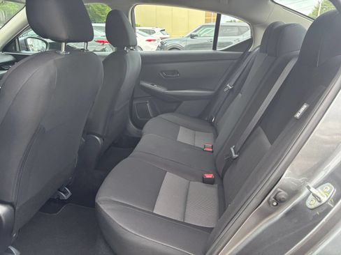 Used 2025 Nissan Sentra SV FWD image 22