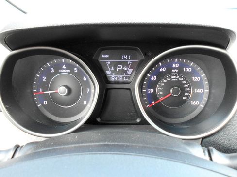 Used 2016 Hyundai Elantra SE image 16