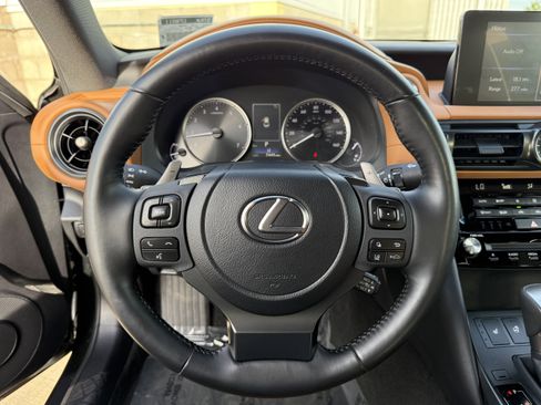 Certified 2025 Lexus IS 350 F Sport image 23