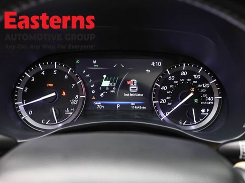 Used 2021 Toyota Highlander XLE AWD/4WD image 18