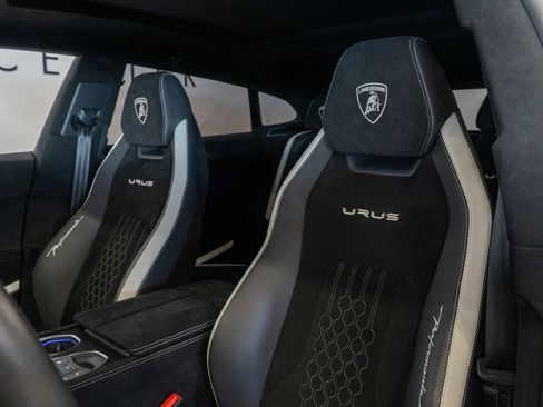 Used 2023 Lamborghini Urus Performante AWD/4WD image 4