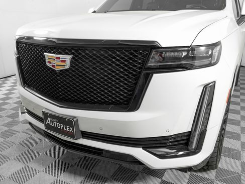 Used 2024 Cadillac Escalade Sport w/ Touring Package image 32