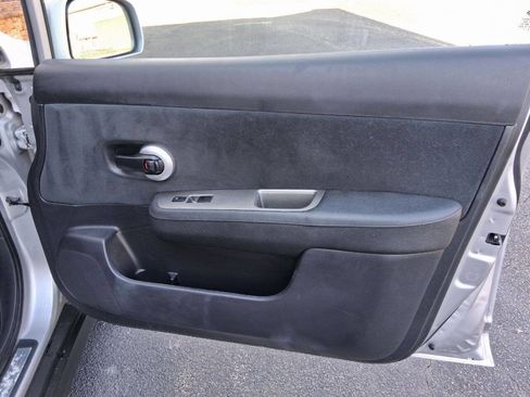 Used 2011 Nissan Versa 1.8 S w/ Plus Pkg image 18