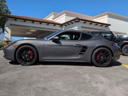 Used 2019 Porsche 718 Cayman S image 8