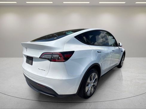 Used 2023 Tesla Model Y Long Range AWD/4WD image 15