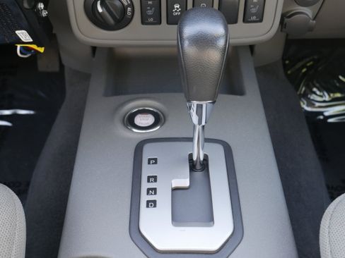 Used 2021 Nissan Frontier SV w/ Midnight Edition Floor Mats image 21