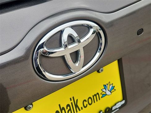 Used 2017 Toyota Highlander XLE image 30