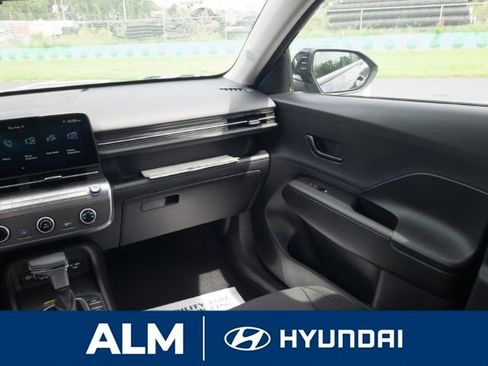 New 2026 Hyundai Venue SE image 15